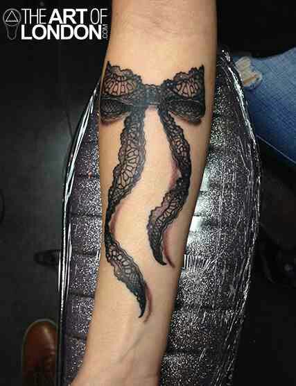 Sternum idea. Loven the black lace! Lace Bow Tattoo, Black Lace Tattoo, Lace Bow Tattoos, Watercolor Butterfly Tattoo, Tattoo Sonne, Bow Tattoo Designs, Tattoo Son, Ribbon Tattoos, Bow Tattoo