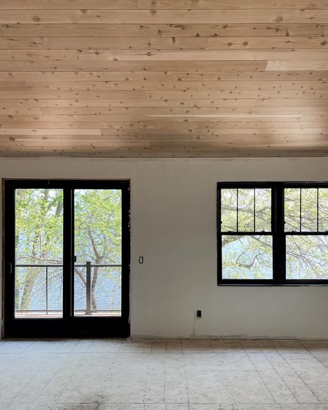 WOOD CEILING TRANSFORMATION. We had big dreams of a beautiful natural wood ceiling in the guest house but when we saw the red/orange ceiling we felt defeated. After considering our options of staining or painting we had a few samples boards made and found the perfect solution. Scroll all the way to the end for photos of the products used to achieve the lighter more natural looking wood. #woodceiling #guesthouses #vaultedceiling #naturalwood #modernrustic #rusticmodern Tongue And Groove Stained Ceiling, Pine Wood Ceiling Design, Pine Board Ceiling, Mid Century Wood Ceiling, Wood Panel Ceiling Bedroom, Pine Ceiling Bedroom, Wood Ceiling Cabin, Wood Plank Ceiling Bedroom, Wood Ceilings Living Room