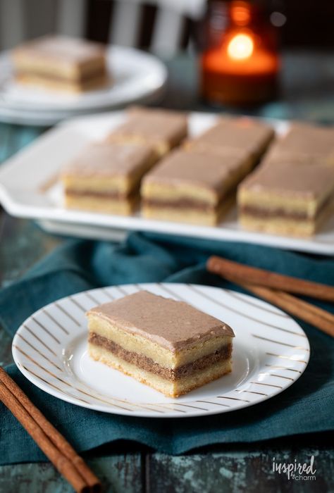 Cinnamon Bars Recipe, Pop Tart Cake, Brown Sugar Pop Tarts, Dessert Bars Recipes Easy, The Best Dessert Recipes, Easy Dessert Bars, Inspired By Charm, Pop Tart, Dessert Bar Recipe