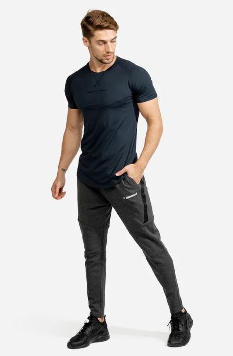 Sportswear Photoshoot, Men Gym Wear, Husband Clothes, Activewear Photoshoot, High Waisted Tights, Mens Smart Casual Outfits, Sportswear Outfits, Male Models Poses, Mens Photoshoot Poses