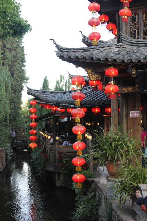 Lijiang China, China City, Chinese Aesthetic, Lijiang, Senior Trip, Japan Aesthetic, Korea Travel, Chinese Architecture, Visit Japan