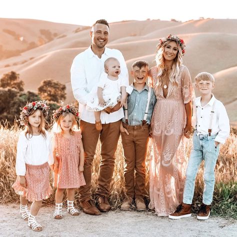 Two Daughter Family Photo, Pink And Tan Family Pictures, Blush Family Photo Outfits, Peach Family Pictures Outfits, Summer Boho Family Pictures, Pink And Green Family Photo Outfits, Nude Color Family Photoshoot, Family Spring Pictures Outfits, Pink Family Photos