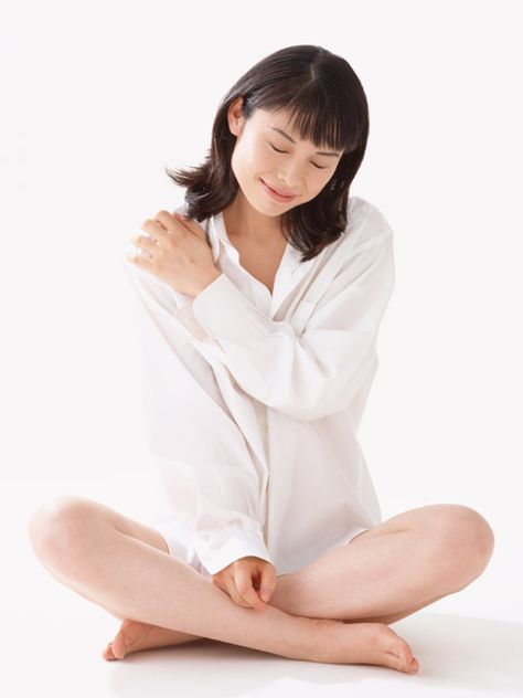 A beautiful woman sitting down with crossed legs isolated on a white background : Free Stock Photo Woman Sitting Criss Cross, Sitting Criss Cross Reference, Leg Reference, Sitting Pose Reference, Sitting Cross Legged, Leg Art, Sitting Pose, Cross Legged, Sitting Position