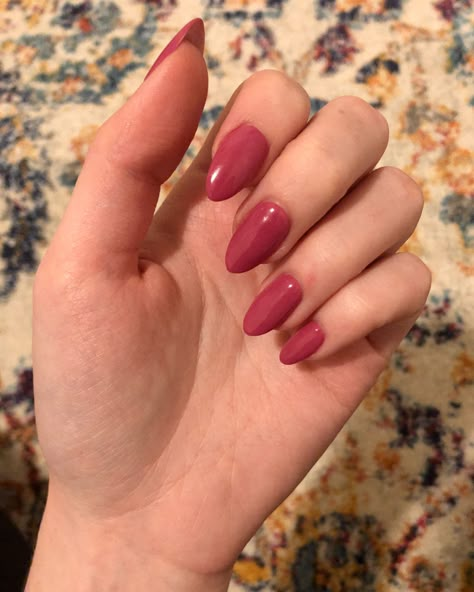 Long Almond Dip Nails, Dusty Red Nails, Cool Toned Pink Nails, Mauve Red Nails, Dark Rose Nails, Painting Nails Aesthetic, Pink Nails Dark, Parisian Nails, Mauve Pink Nails