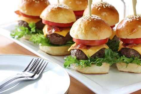 Mini Hamburger Sliders, Gluten Free Yorkshire Pudding, Gluten Free Hamburger, Gluten Free Burger, Burger Buns Recipe, Mini Hamburger, Mini Hamburgers, Slider Buns, Best Bacon