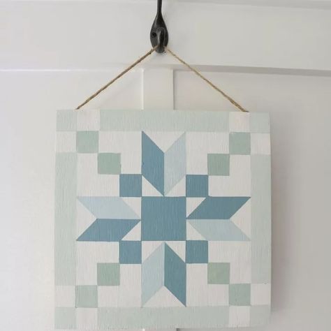 Do you love barn quilts as much as I do? I'd love to show you how to paint your own faux vintage barn quilt. There are so many different quilt patterns and it is easy to transfer one of those patterns onto wood with paint. Let me show you how. Pick a quilt pattern. I am doing Stepping Stone by Baker-Nest. You can buy a pattern or create your own.Begin by picking out wood with no knots.Determine the size. Mine is 10" x 10".Cut the board or you can have Lowes or Home Depot cut the boar… Diy Barn Quilt How To Paint, Free Barn Quilt Patterns, Diy Canvas Frame, Headboard Art, Paper Projects Diy, Mini Barn, Painted Barn Quilts, Barn Quilt Designs, Barn Quilt Patterns