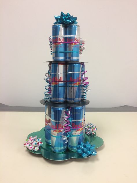 Red Bull birthday cake Bull Birthday Cake, Red Bull Cake, Booze Bouquet, Red Bull Drinks, Birthday Cake Gift, Birthday Present Ideas, Drink Display, Present Ideas, Gift Cake