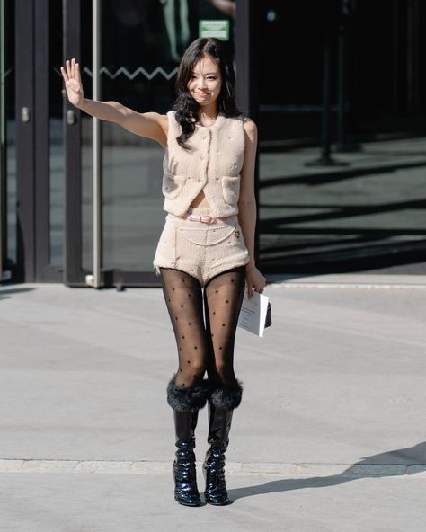 Jennie Kim Chanel Outfit, Jennie Chanel, All Eyes On Me, Event Outfit, Blackpink Fashion, Blackpink Jennie, Instagram Update, Paris France, Paris Fashion Week