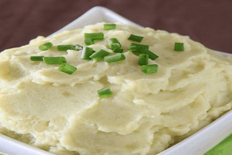 Wasabi Mashed Potatoes, Garlic Mashed Cauliflower, Creamy Mashed Cauliflower, Roasted Garlic Mashed Potatoes, Cauliflower Potatoes, Quick Side Dishes, Vegan Roast, Garlic Mashed Potatoes, Mashed Potato Recipes