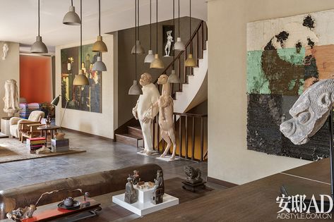 The Beijing home of an art collector Contemporary Art Gallery Interior, Art Collector Home, Glamour Interiors, Art Studio Space, Art Live, Art Gallery Interior, Apartment Interior Design, Decorating Blogs, Interior Design Trends