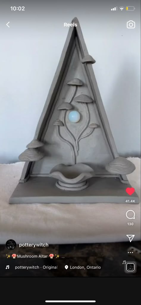 Clay Shrines And Altars Ideas, Witchy Pottery Ideas, Witchy Air Dry Clay Ideas, Ceramic Crystal Holder, Air Dry Clay Crystal Holder, Ceramic Altar Shelf, Ceramic Altar Ideas, Air Dry Clay Witch, Air Dry Clay Altar