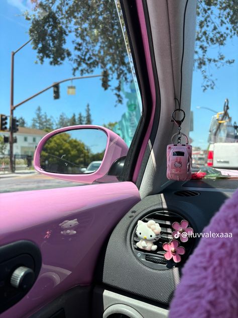 Hello Kitty Car Accessories, Pink Car Accessories, Barbie Car, Hello Kitty Car, Girly Car Accessories, Car Deco, Cool Car Accessories, Hello Kitty Aesthetic, Pimped Out Cars