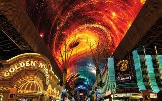 Restaurants, Hotels & Things to Do on the Las Vegas Strip Fremont Street Las Vegas, Las Vegas View, Las Vegas Boulevard, Fremont Street Experience, Old Vegas, Cosmopolitan Las Vegas, Las Vegas Vacation, Vegas Vacation, Vegas Hotel