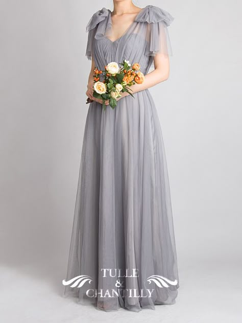 Grey Maid Of Honor Dress, Bridesmaids Gowns With Sleeves, Wedding Entourage Gowns, Tulle Bridesmaid Dress Long, Entourage Gowns, Tulle Gowns, Bridesmaid Tulle, Wedding Entourage, Prom Evening Dresses