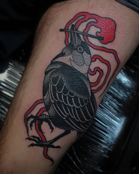 ❖ Anholt Tattoo ❖ Amsterdam ❖ on Instagram: “Jackdaw from the Flashbook on Manuel! Thanks for getting this man :) #oldschooltattoo #oldschooltattoos #neotraditionaltattoos #jackdaw…” Jackdaw Tattoo, Japanese Tattoo Artist, Jackdaw, Old School Tattoo, Tattoo Inspo, Japanese Tattoo, Tattoo Artist, Traditional Tattoo, This Man