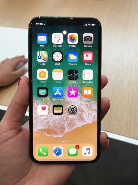 iPhone X Hands-On: A Closer Look at Apple's New Phone | Time Iphone In Hand, Phone Apps Iphone, Iphone X Phone, T Mobile Phones, Iphone 9, Application Iphone, Apple Technology, Iphone 1, Iphone Organization