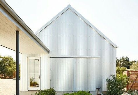 // Kennel Ideas, Farmhouse Garage, Farmhouse Exterior Design, Steel Barns, Backyard House, Sonoma California, Workshop Ideas, Modern Farmhouse Exterior, Shed Homes