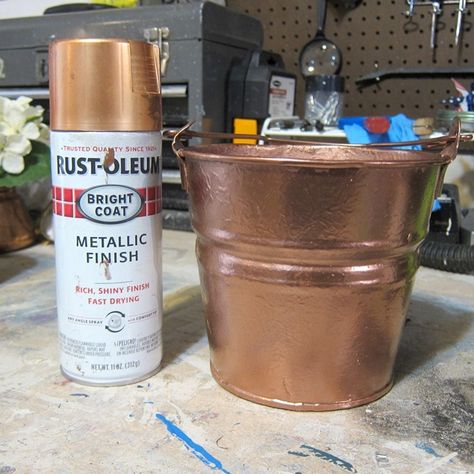 Copper Flower Pots, Spray Paint Flower Pots, Spray Painting Metal, Spray Paint Flowers, Metallic Paint Colors, Copper Spray Paint, Best Spray Paint, Spray Paint Can, Tin Pots