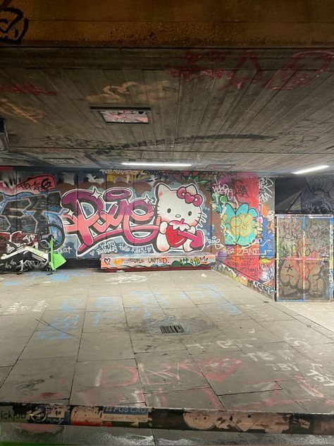 Skatepark Aesthetic, Skate Park Aesthetic, Graffiti Skatepark, Skaters Aesthetic, Skate Park Background, Skater Wallpaper, Abandoned Graffiti, Skater Graffiti, Easy Outdoor Projects