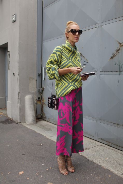 Pattern Clashing, Milan Fashion Week Street Style, Milano Fashion Week, Looks Street Style, Milan Fashion Weeks, Street Style Inspiration, Fashion Week Street Style, Pattern Mixing, Mixing Prints