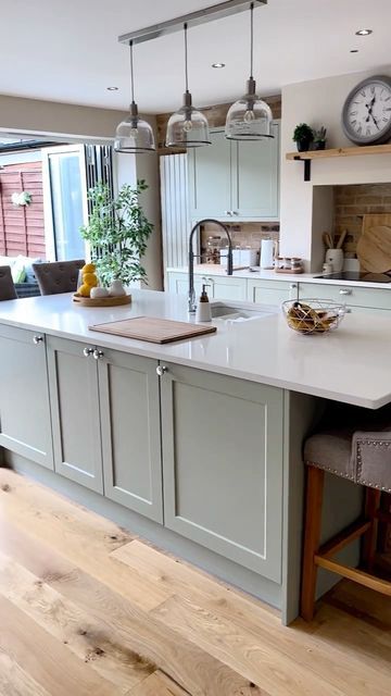 Wren Kitchens on Instagram: "Versatile, chic, unfussy, yet with heaps of personality, classic and shaker kitchens offer a truly stylish and timeless appeal. @home_sweet_morris_home #shakerkitchen #traditionalkitchen #fyp #fypシ #kitchensofinstagram #kitchensofinsta #inspo #instagood #insta #instagram #instafashion #instahome #wrenovation #wrenkitchens #interiorinspo #interiør #interior #reno #fypage #homedecor #homerenovation #homestyle #interior123 #interior125 #décor #decoração #decorideas" Wren Shaker Kitchen, Wren Kitchen Shaker, Wren Kitchens, Shaker Kitchens, Wren Kitchen, Morris Homes, Kitchen Styles, Shaker Style Kitchens, Shaker Kitchen