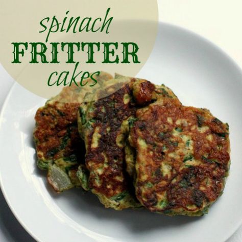 Who wants #fritters for #dinner? These #spinach #fritter #cakes are just the right size for munching on, plus they're packed with #protein and other important nutrients. Not to mention they #freeze and #reheat well so save those #leftovers! #recipe Spinach Cakes, Spinach Fritters, Spinach Cake, Mini Grill, Fritter Recipes, Slow Cooker Dinner, Flax Seeds, Vegetarian Recipes Easy, Delicious Fruit