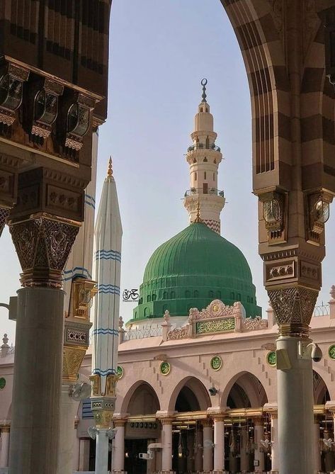 Medina Wallpaper, Islamic Aesthetics, Medina Saudi Arabia, Mecca Madinah, Al Masjid An Nabawi, Prophets In Islam, Madina Sharif, Green Dome, Medina Mosque