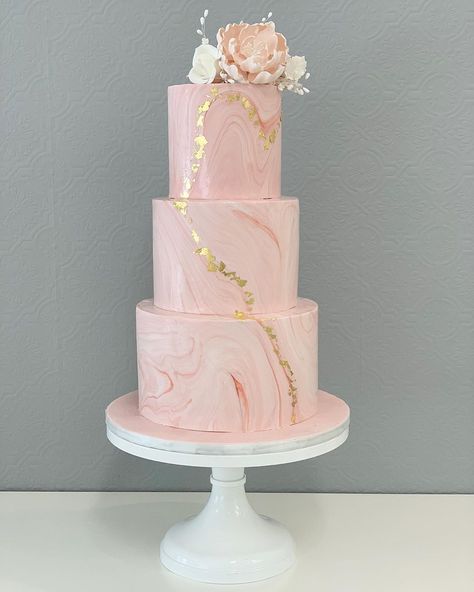 Grace&HoneyCakes|OCWeddingCake on Instagram: “Blush pink marble fondant cake with a scatter of gold leaf.” Marble Fondant Cake, Marble Fondant, Marble Wedding Cake, Marble Cakes, Professional Cakes, Metallic Cake, Fondant Wedding Cakes, Sweet 16 Cakes, 16 Cake