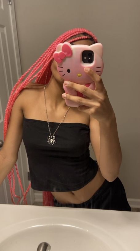 Winter Inspo Outfits, Hello Kitty Phone, Pic Pic, Hello Kitty Phone Case, Pretty Pink Princess, Girly Phone Cases, Beautiful Curly Hair, Pretty Hair Color, Pink Hello Kitty