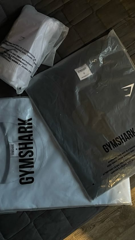 GymShark clothing Gym Shark Aesthetic, Gymshark Aesthetic, Shark Clothes, Gymshark Outfit, Gym Motivation Wallpaper, Gym Aesthetic, Gym Shark, Cute Gym Outfits, Running Club