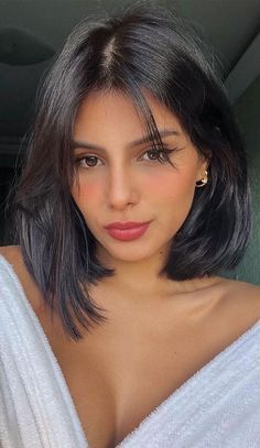 Straight Bob Haircut, Summer Haircuts, Lob Hairstyle, Lob Haircut, Bob Hairstyles For Fine Hair, Ageless Beauty, Haircut For Thick Hair, Short Hair Haircuts, Bob Haircut