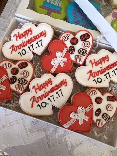 Happy Anniversary Anniversary Cookies For Him, Happy Anniversary Cookies Decorated, Anniversary Cookies Ideas, Anniversary Cupcakes For Him, Cookies For Boyfriend, Happy Anniversary Cookies, Anniversary Dessert Ideas, Anniversary Cookies Decorated, Anniversary Sugar Cookies