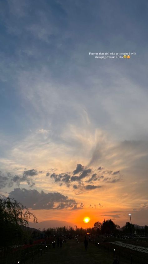 Snapchat Bio Ideas Aesthetic, Sky Snaps, Sky Snap, Sunset Captions For Instagram, Sunset Captions, Nature Photography Quotes, Sunset Quotes Instagram, Beautiful Summer Wallpaper, Easy Photography Ideas