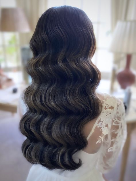 Prom Hairstyles Waves, Bride Hair Waves Soft Curls, Holly Wood Wave, Hollywood Waves Brown Hair, Hollywood Waves With Flowers, Hollywood Waves Dark Hair, Curl Waves Long Hair, Hollywood Waves Bridal Hair Middle Part, Holly Wood Waves Wedding