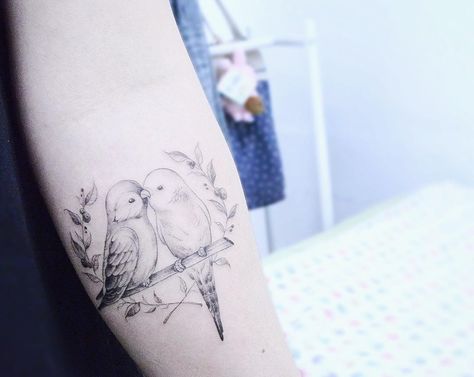 Lovebird Tattoo, Love Bird Tattoo Couples, Delicate Feminine Tattoos, Anniversary Tattoo, Chic Tattoo, Tattoo Pictures, Delicate Tattoo, Sternum Tattoo, Tattoed Girls