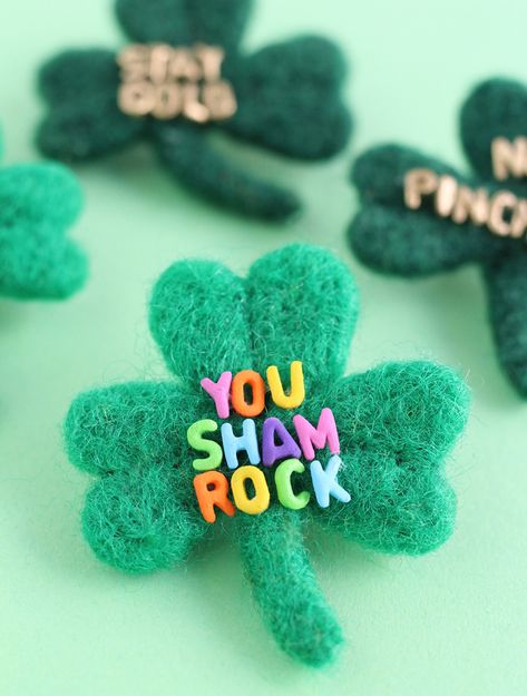 Diy Shamrock, Spring Diy Decor, Bee Diy, St Patrick's Day Kids, St. Patrick's Day Diy, Green Sweaters, St Patrick's Day Food, St Patrick's Day Cookies, St Patrick's Day Decor