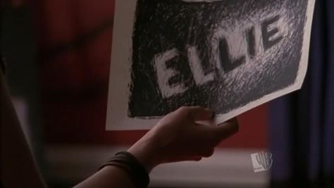 El-Lie Oth Peyton Art, Peyton Art, Peyton Sawyer, Tree Hill, One Tree Hill, Favorite Tv Shows, Art Collection, Feelings, Drawings