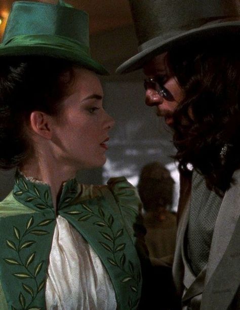 Winona Ryder and Gary Oldman in Bram Stoker’s Dracula - 1992 Victorian Vampire Aesthetic, Dracula Bram Stoker, Bram Stoker Dracula, Bram Stokers Dracula, Dracula 1992, Dracula Costume, 90s Films, Dracula Untold, Winona Forever