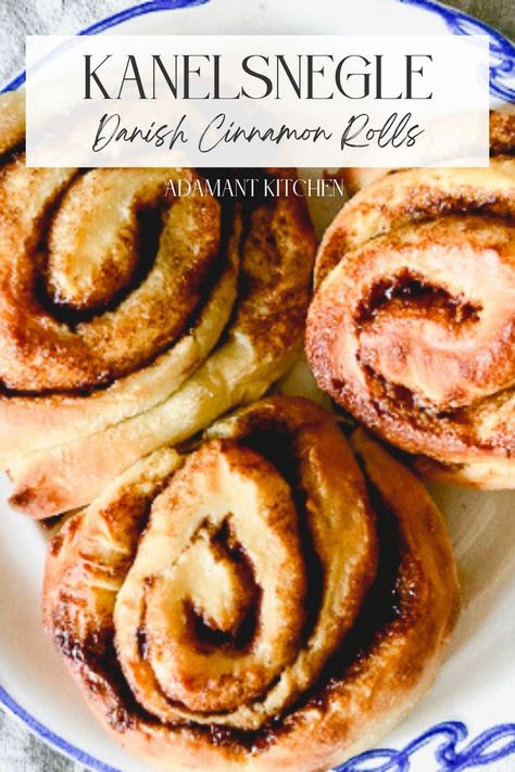 homemade Danish cinnamon rolls (Kanelsnegle) Baking Recipes Cinnamon, Danish Food Recipes, Cinnamon Snails Recipe, Cinnamon Rolls Homemade Recipe, Recipes Cinnamon Rolls, Danish Pastry Dough, Danish Dessert, Snails Recipe, Danish Cuisine