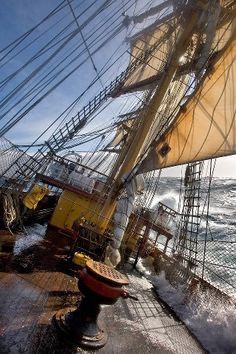 Ship Deck, Navi A Vela, Old Sailing Ships, Clipper Ship, Tall Ship, Sailing Vessel, Wooden Ship, Tall Ships, Pirate Ship