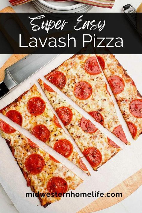 #EasyLowCarbFoods Lavash Flatbread Pizza, Lavash Bread Recipe, Lavash Recipes, Lavash Flatbread, Flatbread Pizza Recipe, Lavash Bread, Flatbread Pizza Recipes, Pizza Recipes Pepperoni, Low Fat Low Carb