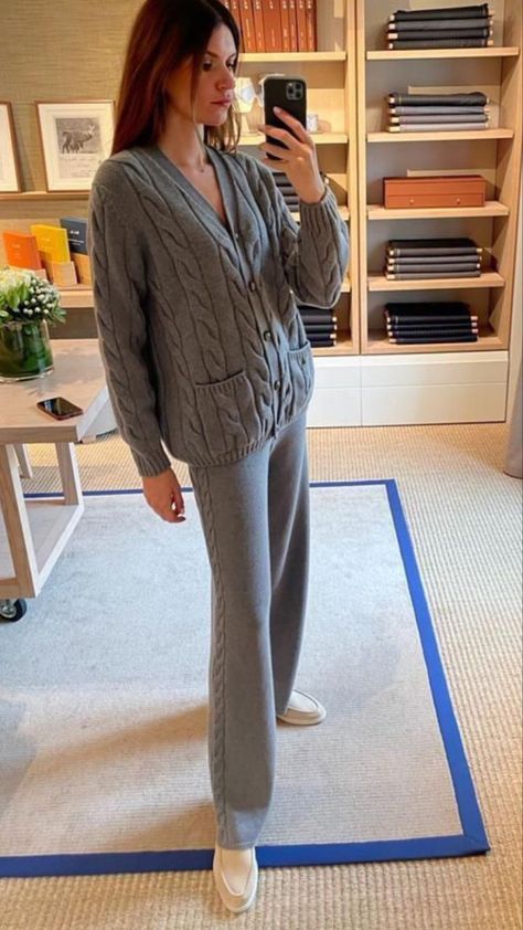 Loro Piana Outfit Woman, Loro Piana Style Woman, Loro Piana Women Outfit, Summer Walk Outfit, Loro Piana Summer Walk Outfit Women, Loro Piana Summer Charms Walk Outfit, Loro Piana Shoes Outfit, Loro Piana Outfit, Loro Piana Summer Walk Outfit