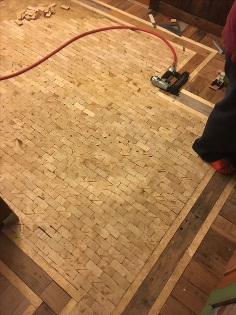 2x4 Ends Flooring, 2x4 Flooring, 2x4 Flooring End Pieces, Laminate Flooring Diy, Wood Block Flooring, End Grain Flooring, Diy Painted Floors, Oregon House, Geometric Living Room