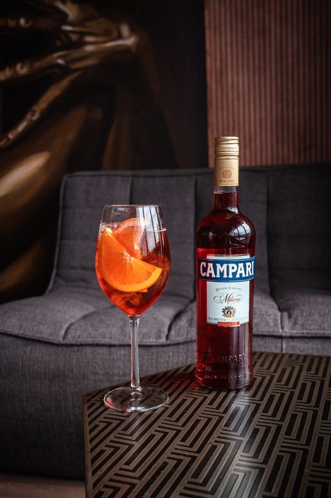 Targaryen Princess, Campari Drinks, Rose Prosecco, Princess Drinks, Negroni Sbagliato, Drink At Home, Italian Cocktails, Cranberry Sauce Recipe, Kitchen Games