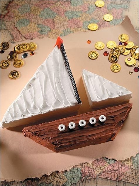 Boat cake Diy Birthday Cakes, Easy Kids Birthday Cakes, Sailboat Birthday, Pirate Cakes, Birthday Cakes For Children, Diy Birthday Cake, Torte Cupcake, Halloween Fest, Easy Birthday