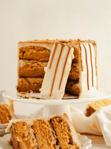 The Great Pumpkin Biscoff Cake Pumpkin Biscoff, Biscoff Crust, Homemade Cookie Butter, Biscoff Buttercream, Biscoff Cake, Caramel Apple Cake, Biscoff Cookie Butter, Cotton Cake, Pumpkin Cake Recipes