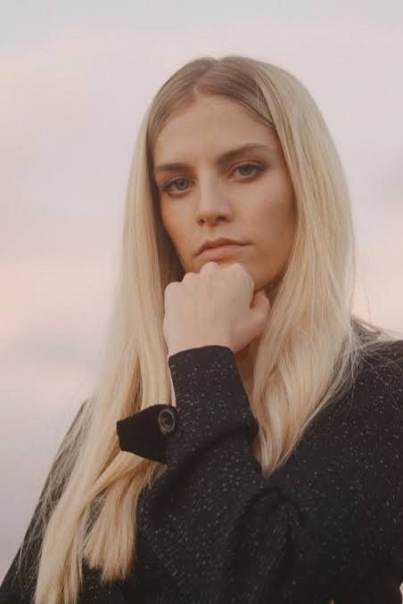 Hannah Reid, London Grammar, Female Inspiration, Music Board, Some Day, Girly Fashion, Grammar, Blue Eyes, Long Hair Styles