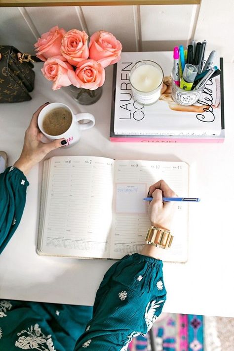 The Benefits of Journaling And Why You Should Keep a Journal - thatgirlArlene Day Planning, Best Planner, Gallon Of Paint, Improve Communication Skills, Branding Photoshoot Inspiration, Keeping A Journal, Best Planners, Brand Kit, Planning Ideas