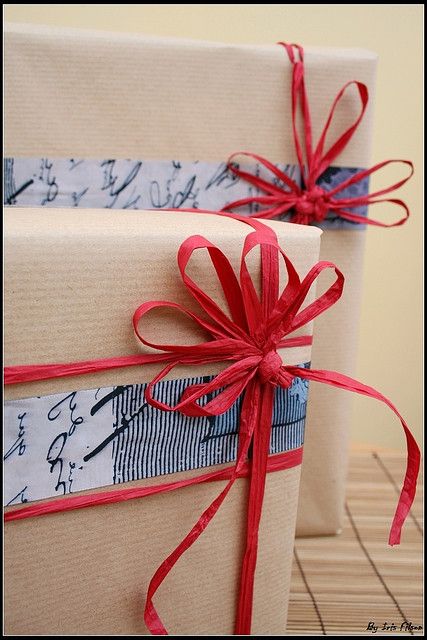 Wrapping up the chrismas gifts | Flickr - Photo Sharing! Creative Wrapping, Gifts Creative, Gift Wrapping Inspiration, Wrap Gift, Unique Gift Wrapping, Chrismas Gifts, Gift Wrapper, Creative Gift Wrapping, Professional Gifts