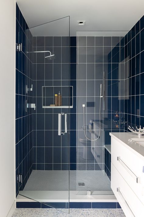 Dark Blue Shower Tile, Dark Blue And White Bathroom, Blue Tile Bathroom Ideas, Navy And White Bathroom, White And Blue Bathroom, Bathrooms 2024, Small Baths, Small Bathroom With Tub, Restroom Ideas